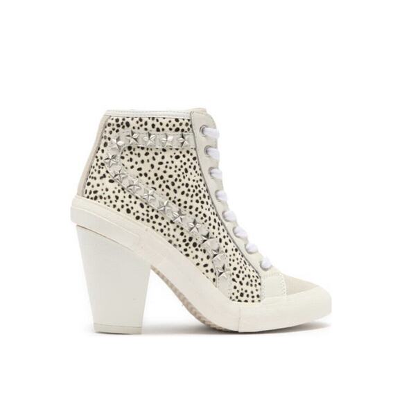 Vintage Havana Womens Wild Chita Remiee Boots 10 White Studded Snakeskin EUC - Picture 1 of 13